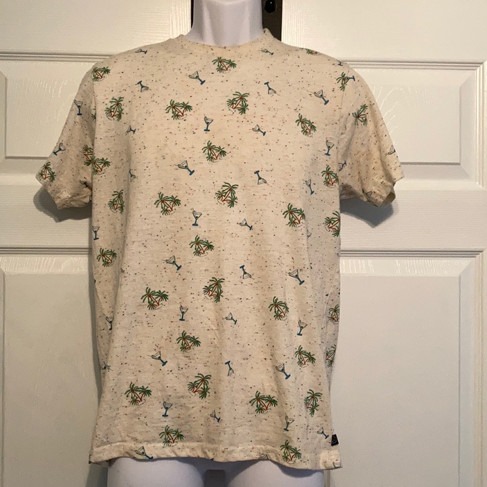 Maui drinks/palm trees t-shirt